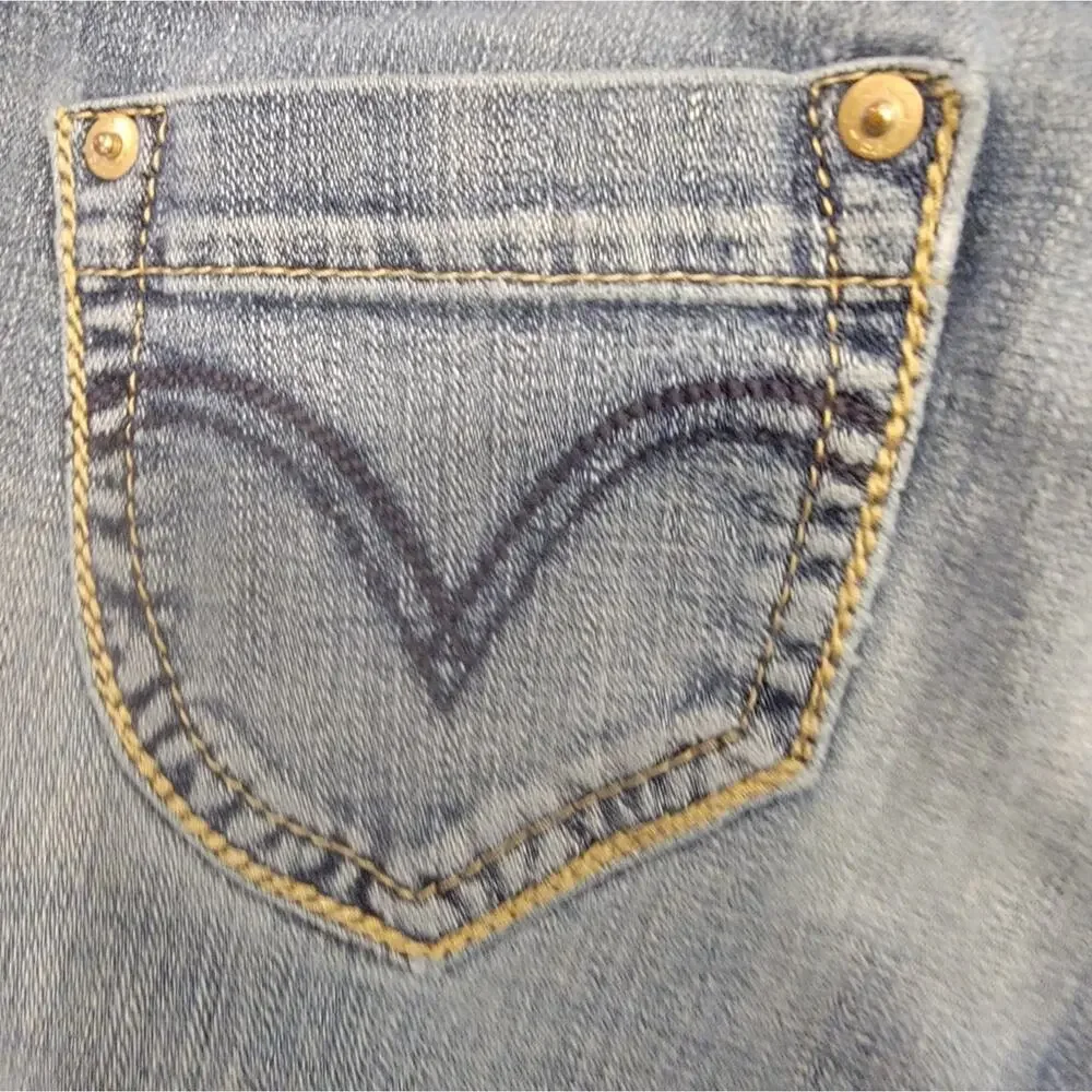Juniors Levi Medium Wash Skinny Jeans Size 1 - Picture 6 of 11
